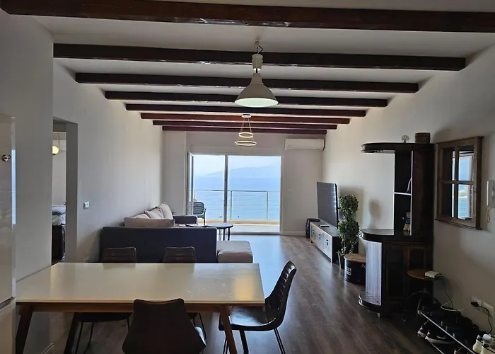 Amazing Center Sea View